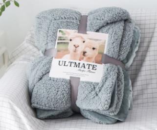 Manufacturer sells double-decker lamb wool blanket in pure color and thick flannel as gift for children''s double-sided blanket in winter